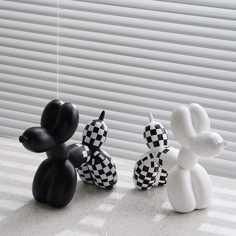 Black and white plaid balloon dog