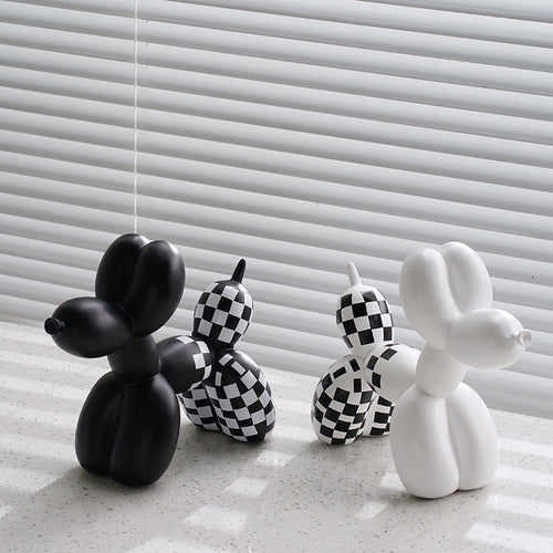 Black and white plaid balloon dog