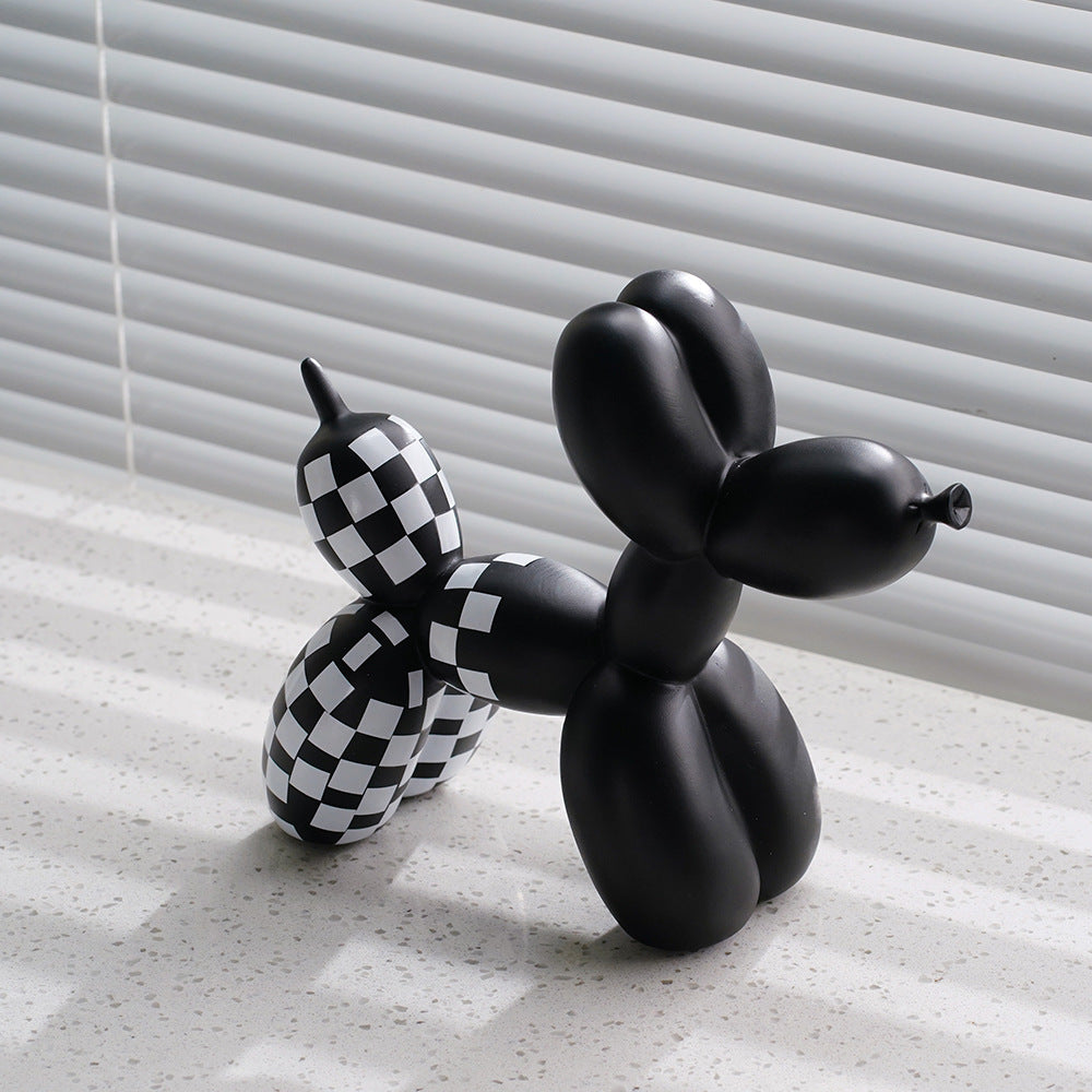Black and white plaid balloon dog