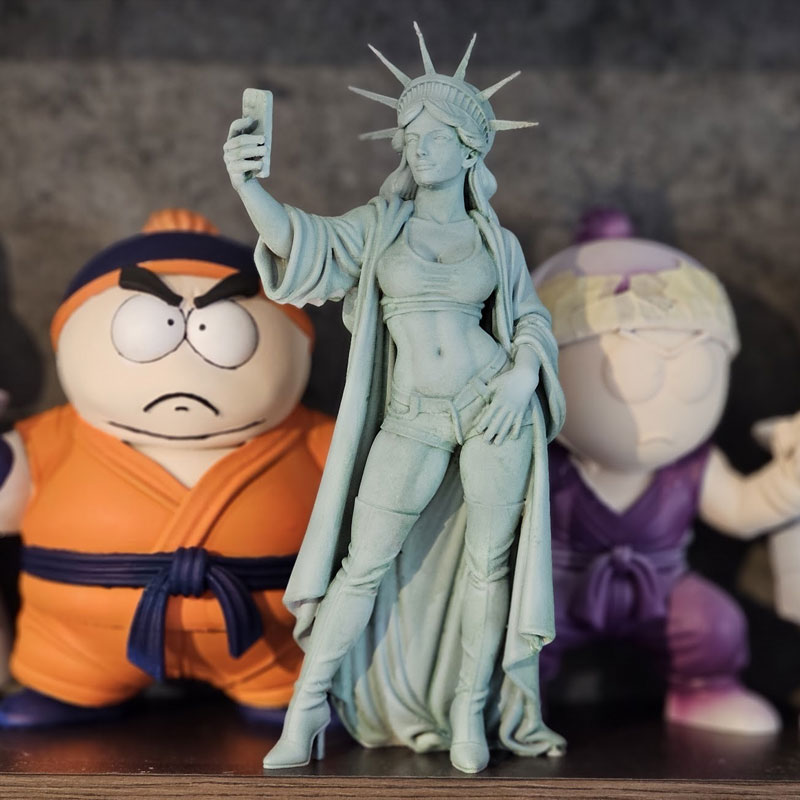 Statue of Liberty, selfie goddess sculpture
