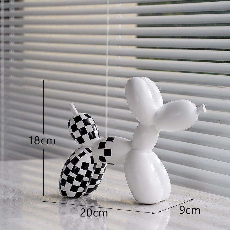Black and white plaid balloon dog